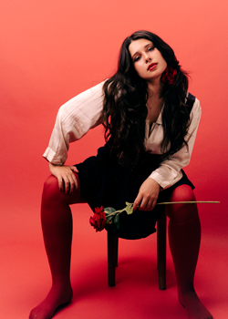 JULIA GUEDES - ÁLBUM VERMELHO